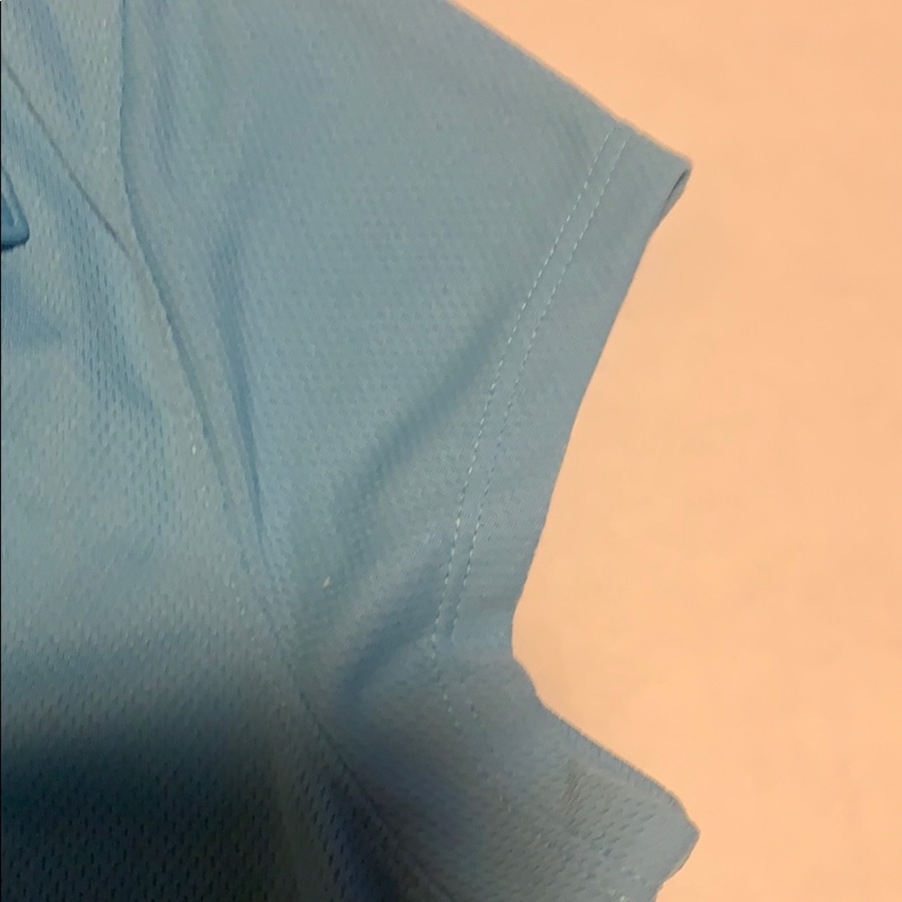 Athleta workout top. - Picture 5 of 8